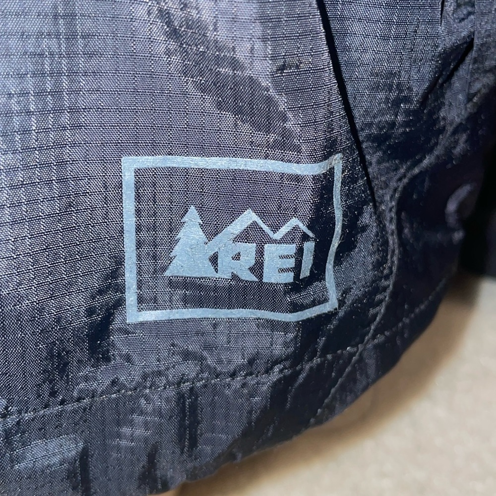 REI ☔️🌧️Rain Jacket with zippered hood - Picture 2 of 10